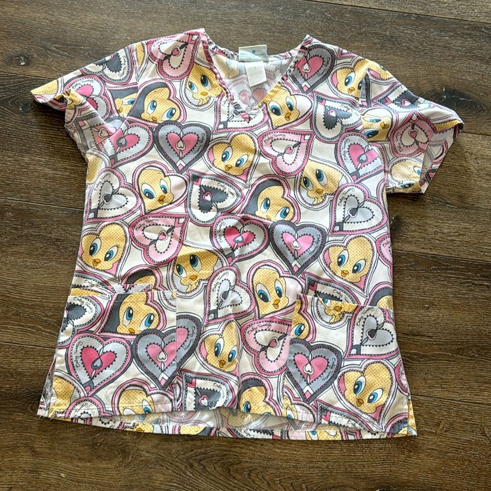Looney tunes tweety scrub‎ top medium